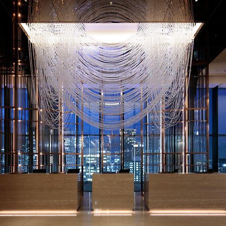 Candeo Hotels Osaka The Tower 외부 사진 The 10000-crystal chandelier at the lobby