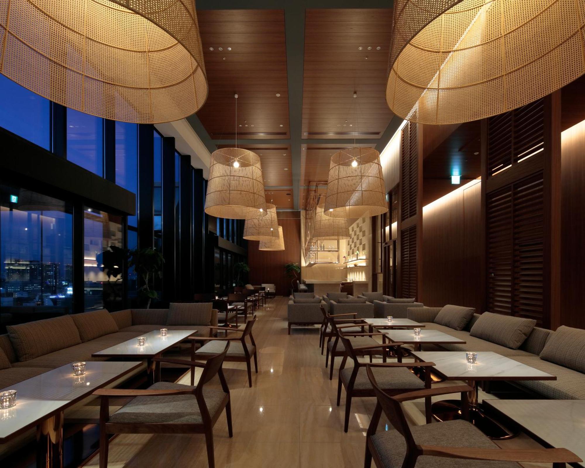 Candeo Hotels Osaka The Tower 외부 사진 The lounge at the airport