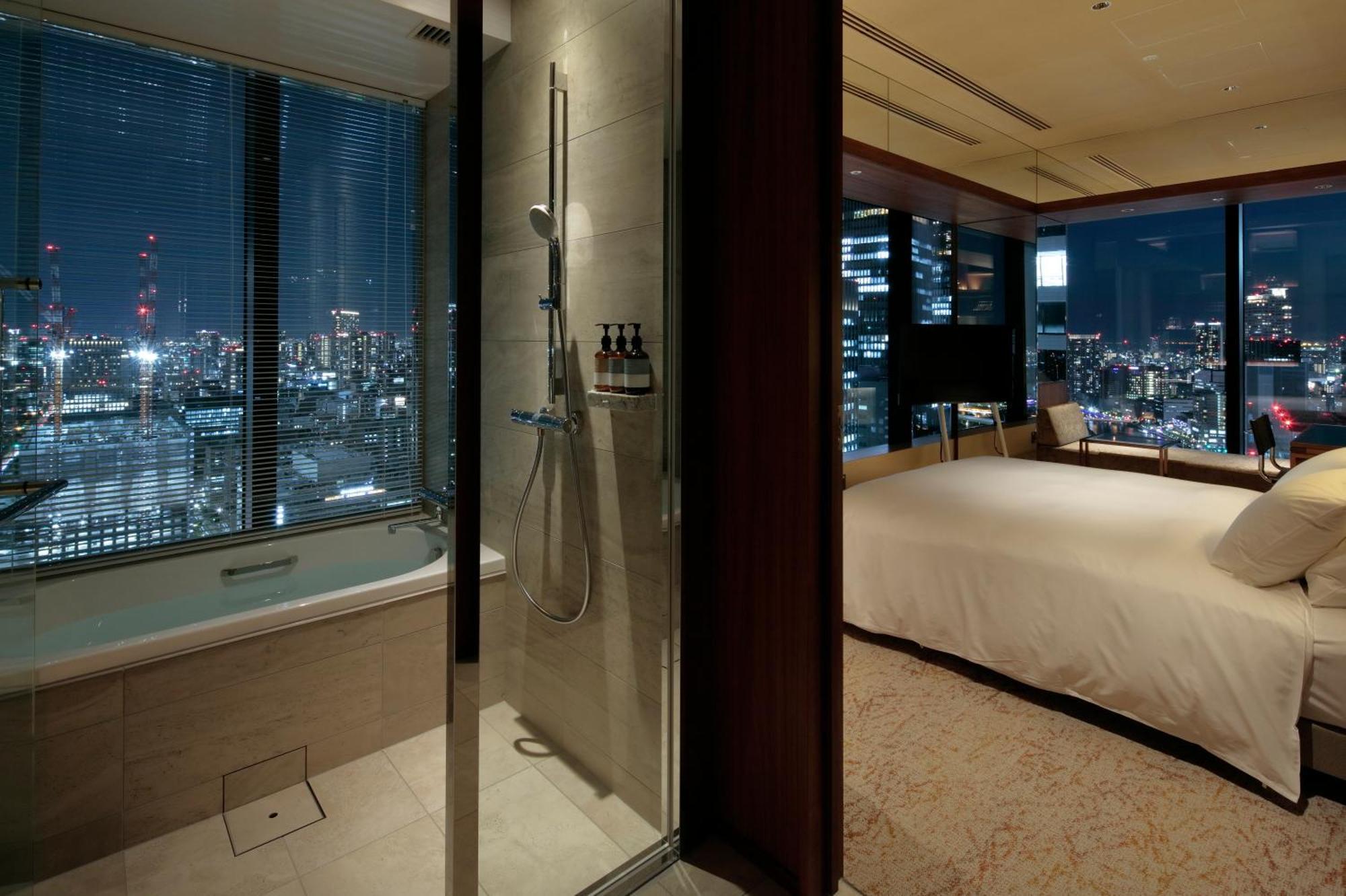 Candeo Hotels Osaka The Tower 객실 사진 A suite at the Ritz-Carlton, Tokyo