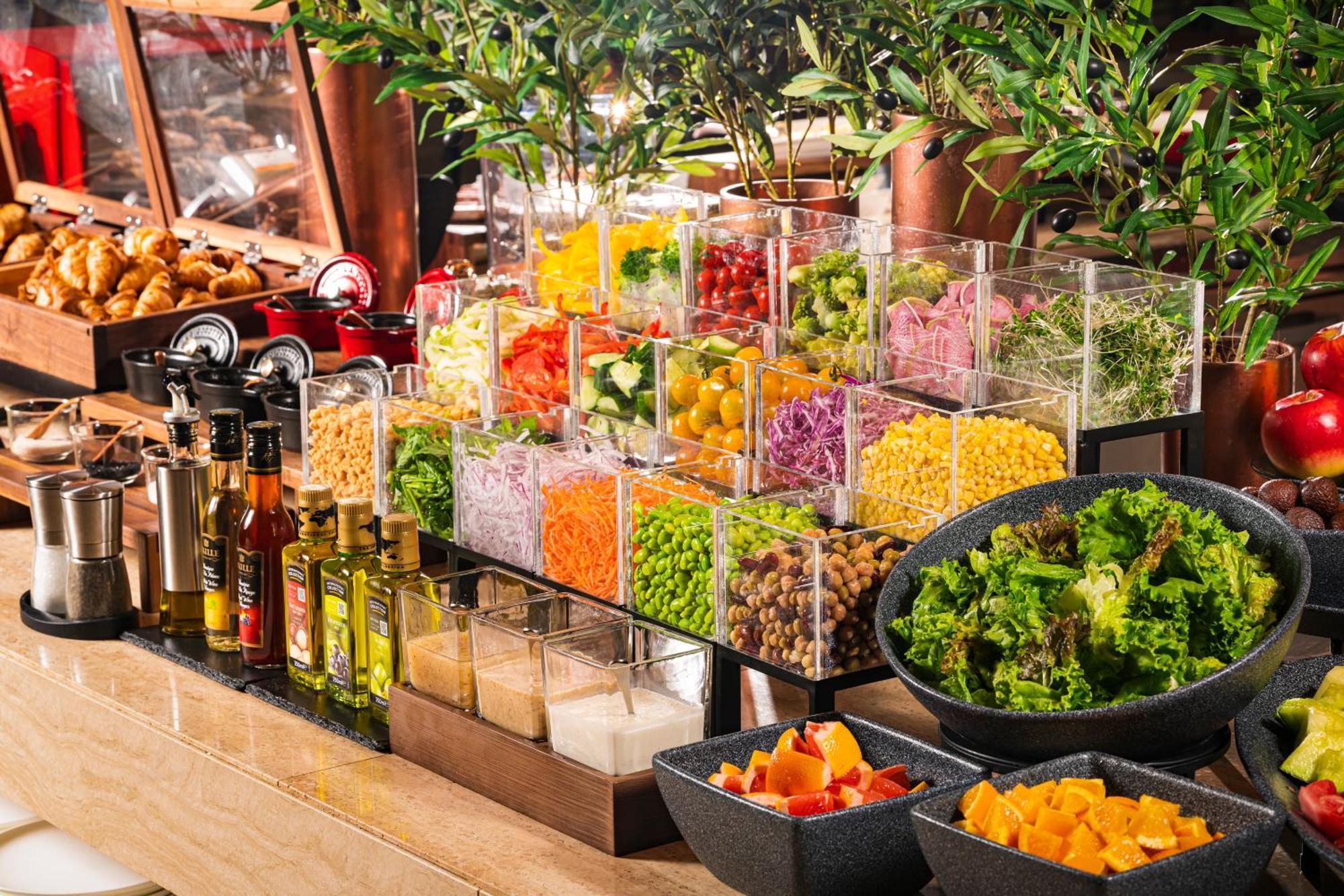 Candeo Hotels Osaka The Tower 외부 사진 A salad bar